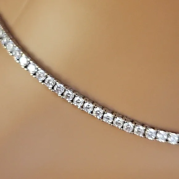 Elegant Silver Necklace - Picture 13 of 14